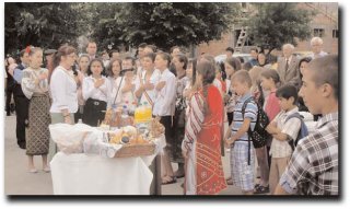 La Glodeni – administrația local� versus cultur�