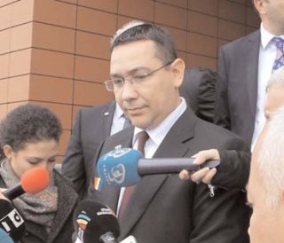Victor Ponta a invitat la dezbateri publice toi contracandidaii