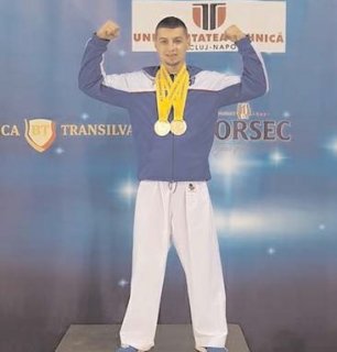 Albert Btiosu, dublu medaliat cu aur la Cupa Campionilor Europeni la karate