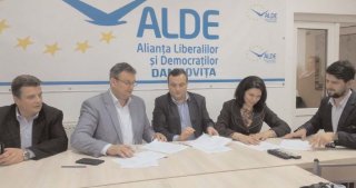 Demisii n lan din ALDE Dmbovia