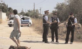 Spania: 120 de butelii, ce urmau s fie folosite pentru atentate cu bomb la Barcelona, descoperite la Alcanar