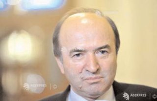 Tudorel Toader: „Voi prezenta n Parlament raportul privind activitatea Ministerului Public, DIICOT i DNA”