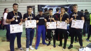 Medalii de aur la Cupa Romniei Freestyle Kickboxing K1 Light