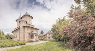 Biserica Sf. mprai Constantin i Elena, restaurat de George Enescu